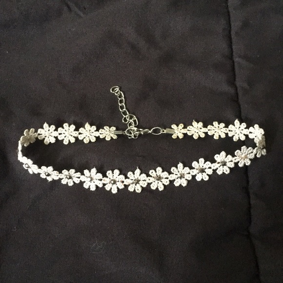 Necklace - Picture 1 of 2